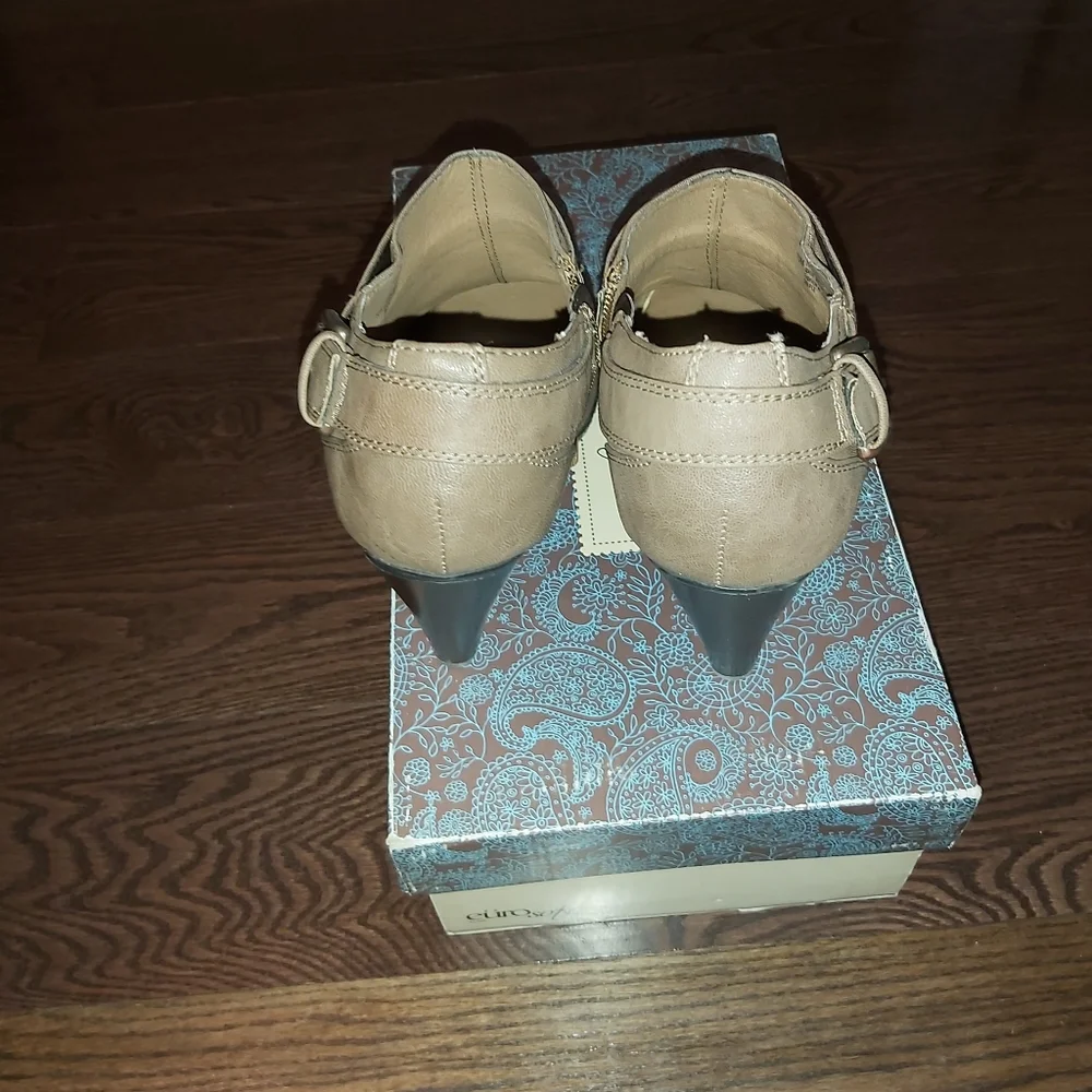 Euro soft Shannon women's tan booties size 10 - Picture 7 of 16